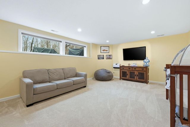 12330 McKays Pt, Fort Wayne, IN 46814