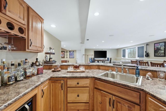 12330 McKays Pt, Fort Wayne, IN 46814