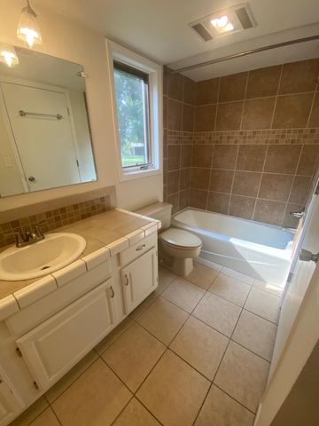 4 Grand Lake Drive 2-3, 5-8., Monkey Island, OK 74331