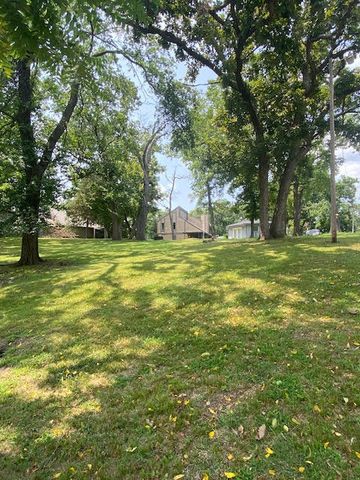 4 Grand Lake Drive 2-3, 5-8., Monkey Island, OK 74331