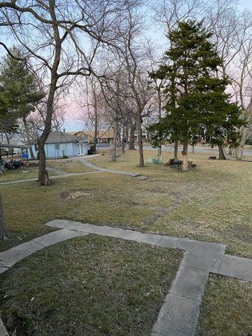 4 Grand Lake Drive 2-3, 5-8., Monkey Island, OK 74331