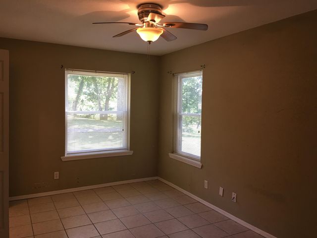 4 Grand Lake Drive 2-3, 5-8., Monkey Island, OK 74331