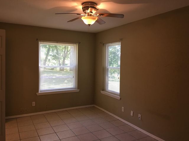 4 Grand Lake Drive 2-3, 5-8., Monkey Island, OK 74331