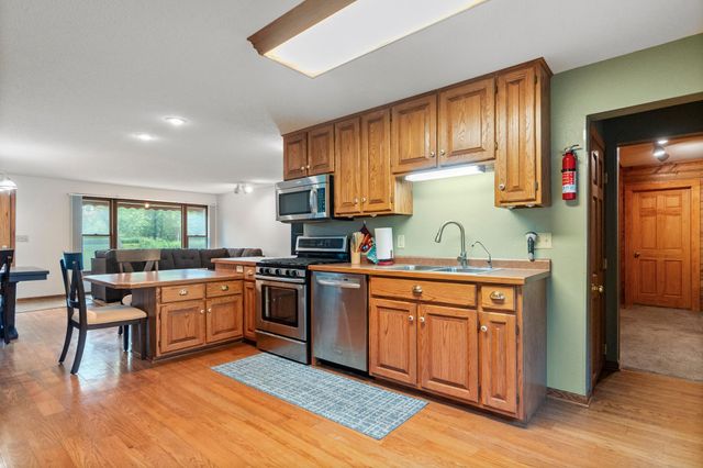 910 E Evergreen Street, Isle, MN 56342