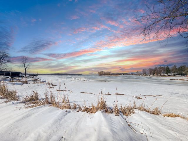 910 E Evergreen Street, Isle, MN 56342