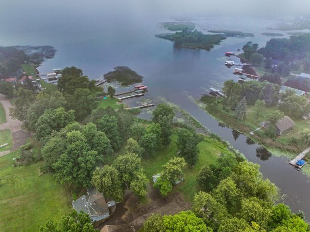 910 E Evergreen Street, Isle, MN 56342