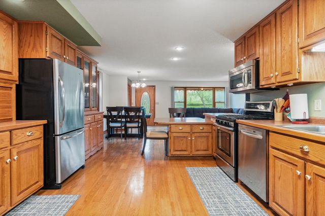 910 E Evergreen Street, Isle, MN 56342