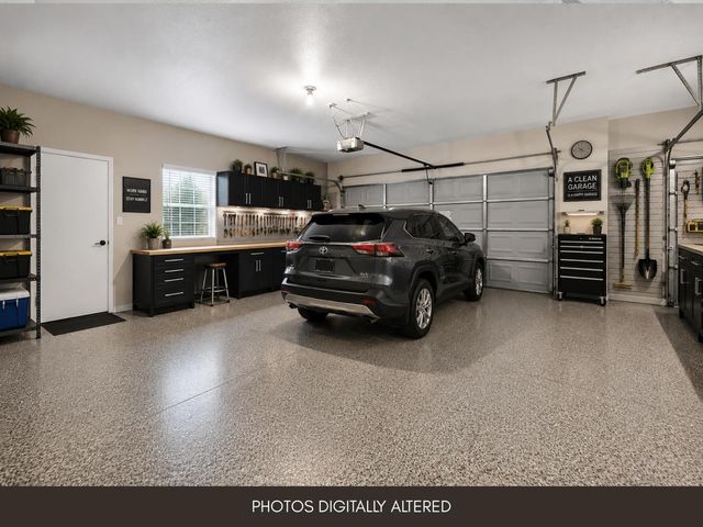 1039 E Hogan Avenue, Fresno, CA 93730