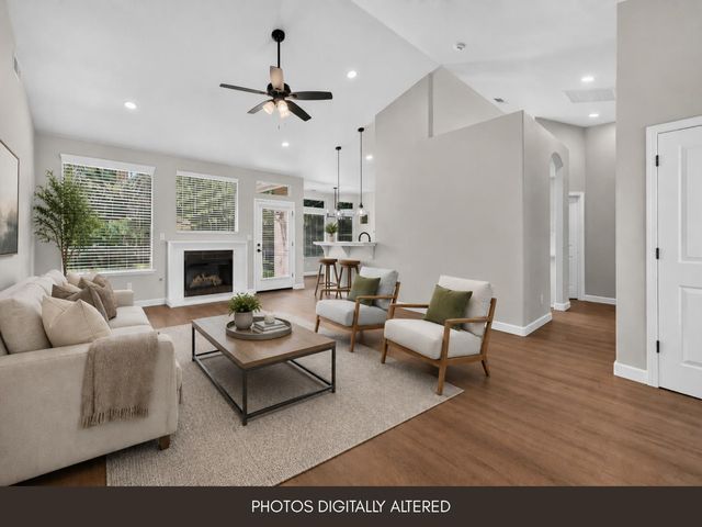 1039 E Hogan Avenue, Fresno, CA 93730
