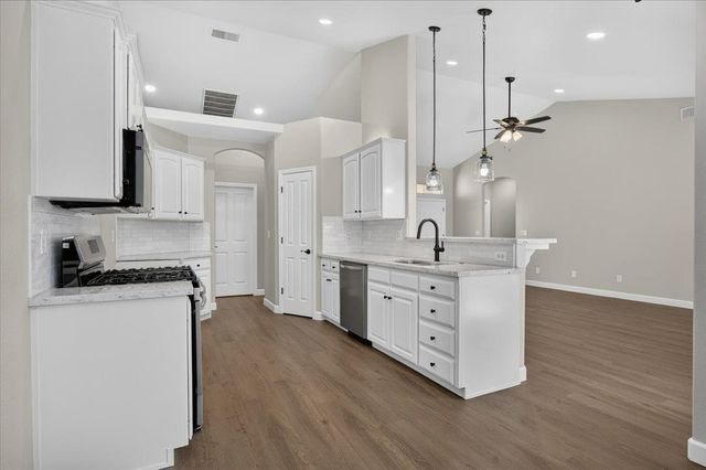 1039 E Hogan Avenue, Fresno, CA 93730
