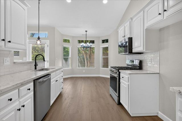 1039 E Hogan Avenue, Fresno, CA 93730