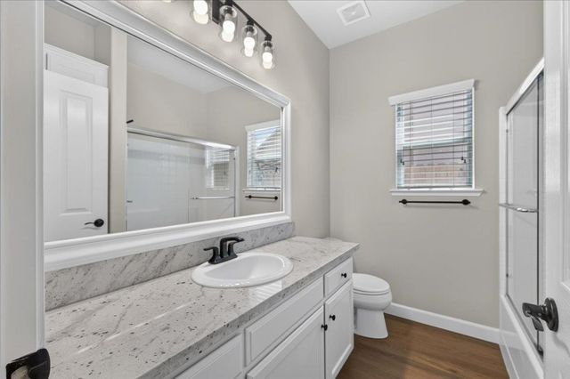 1039 E Hogan Avenue, Fresno, CA 93730