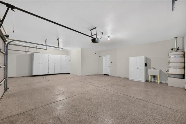 1039 E Hogan Avenue, Fresno, CA 93730