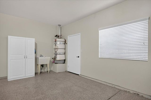 1039 E Hogan Avenue, Fresno, CA 93730