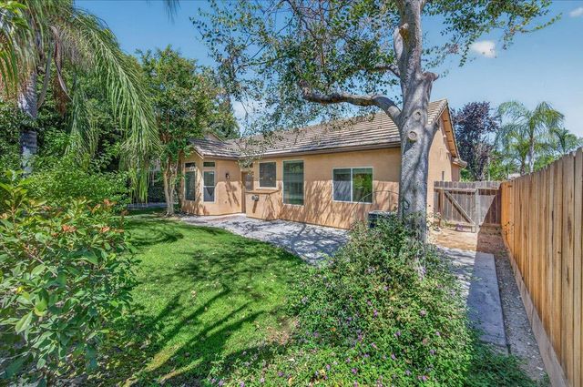 1039 E Hogan Avenue, Fresno, CA 93730