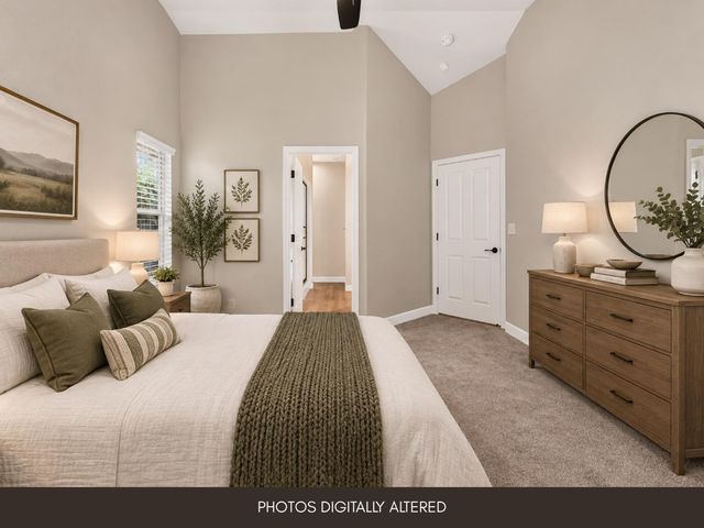 1039 E Hogan Avenue, Fresno, CA 93730