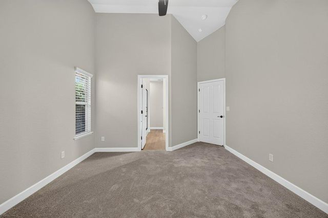 1039 E Hogan Avenue, Fresno, CA 93730