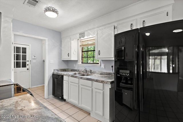 5209 Sycamore Drive, Jackson, MS 39212