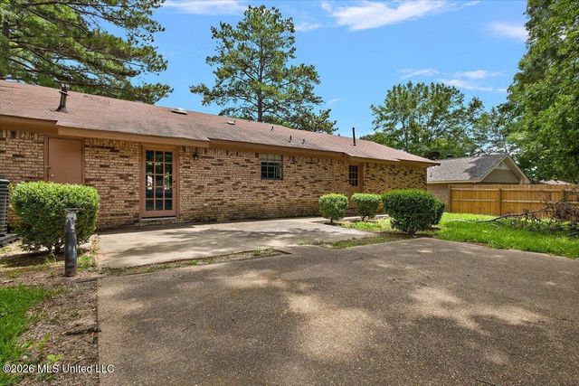 5209 Sycamore Drive, Jackson, MS 39212