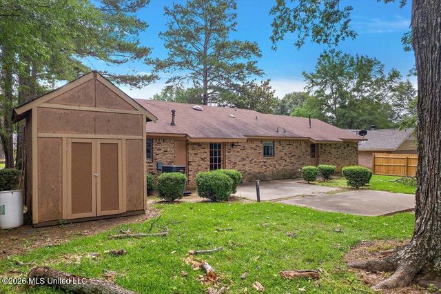5209 Sycamore Drive, Jackson, MS 39212