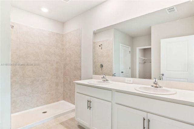 1032 CHAMPION AVE, Lehigh Acres, FL 33971