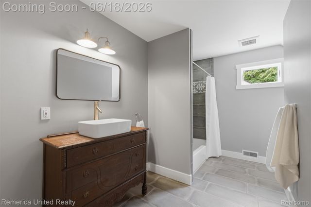 3175 Kensington Road, Brighton Township, MI 48380