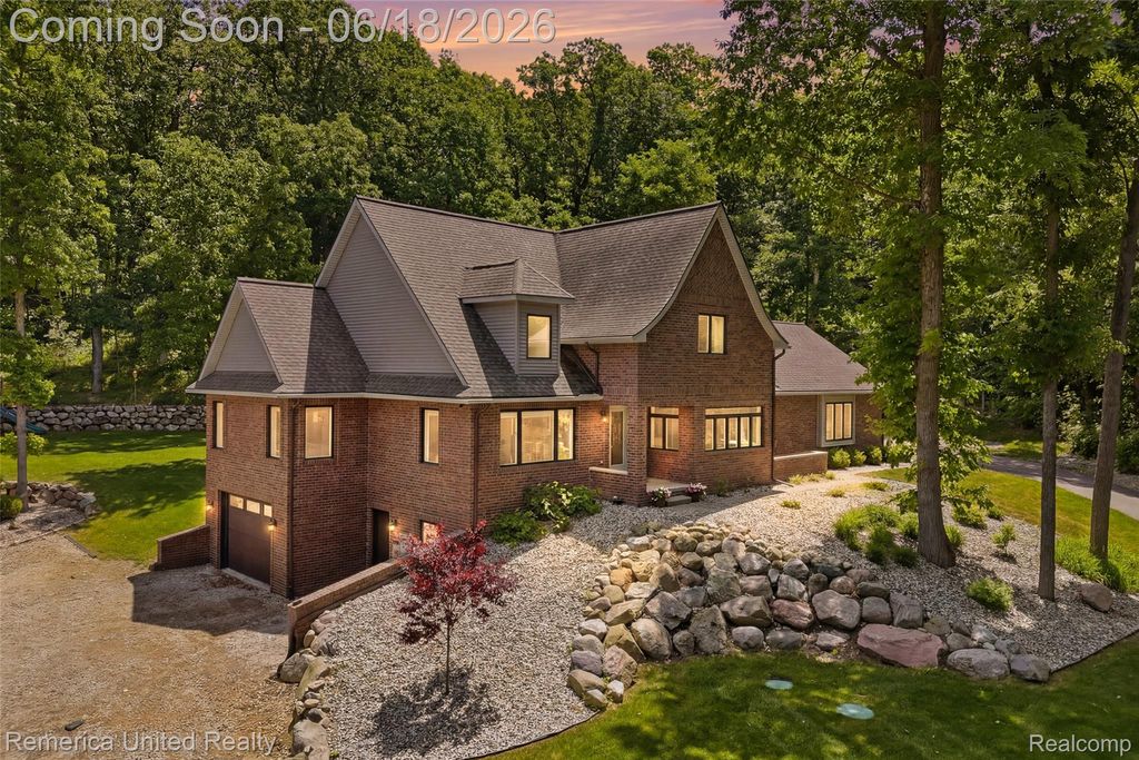 3175 Kensington Road, Brighton Township, MI 48380