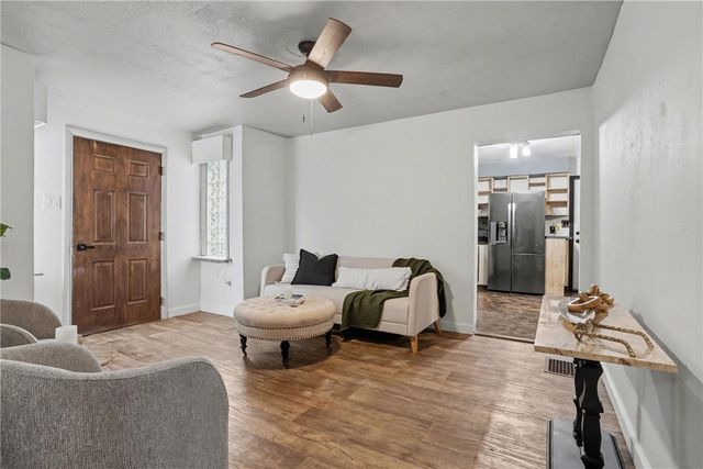 246 Hickory St, Kennedy Twp, PA 15136