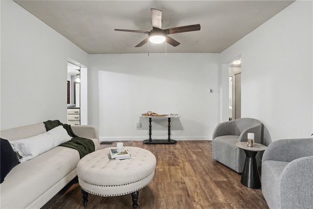 246 Hickory St, Kennedy Twp, PA 15136