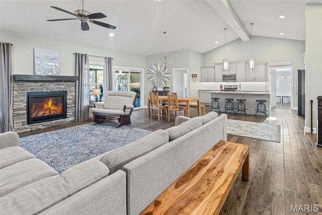 214 Edwards Street, Glen Carbon, IL 62034