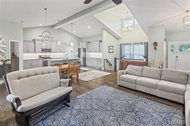 214 Edwards Street, Glen Carbon, IL 62034