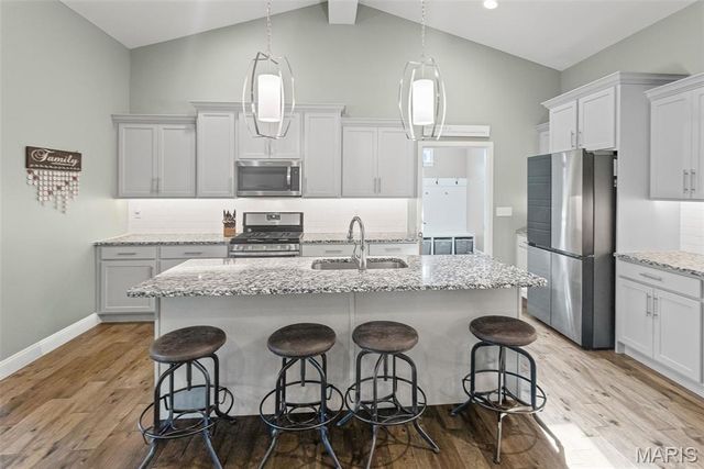 214 Edwards Street, Glen Carbon, IL 62034