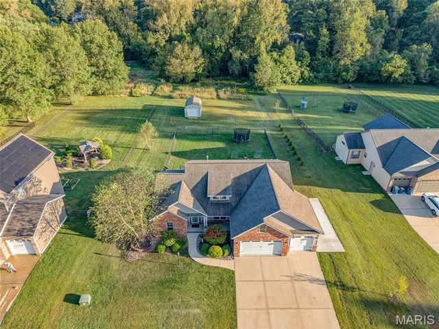 214 Edwards Street, Glen Carbon, IL 62034