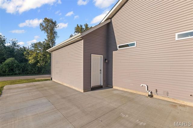 214 Edwards Street, Glen Carbon, IL 62034