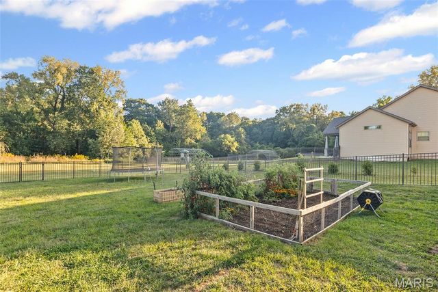 214 Edwards Street, Glen Carbon, IL 62034