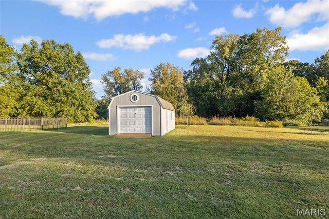 214 Edwards Street, Glen Carbon, IL 62034