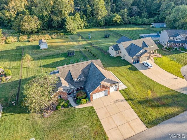 214 Edwards Street, Glen Carbon, IL 62034