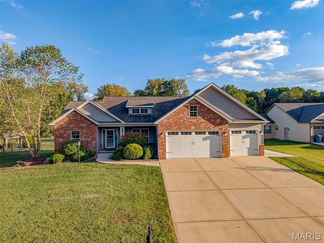 214 Edwards Street, Glen Carbon, IL 62034