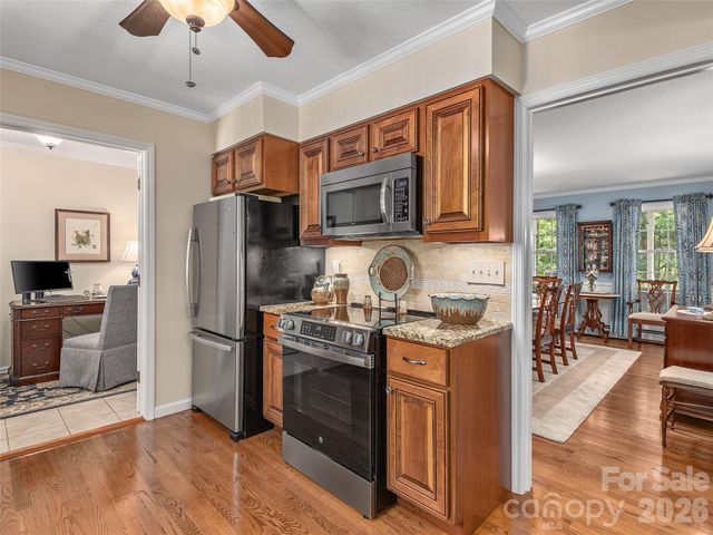 81 Old Gap Creek Road, Fairview, NC 28730