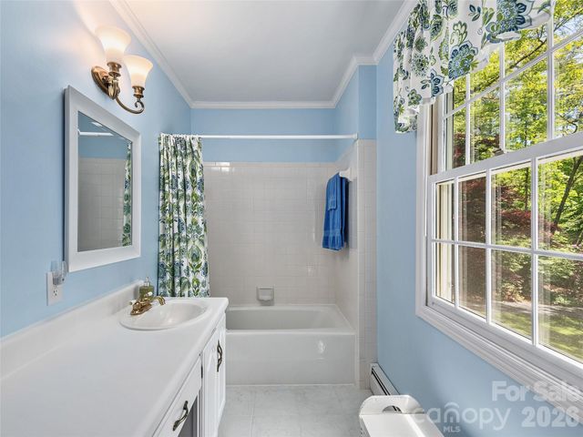 81 Old Gap Creek Road, Fairview, NC 28730