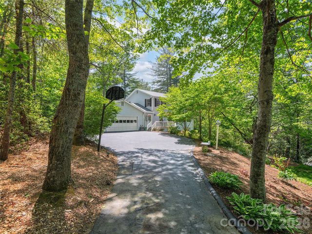 81 Old Gap Creek Road, Fairview, NC 28730