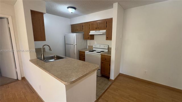 10480 NW 8th Street 201, Pembroke Pines, FL 33026