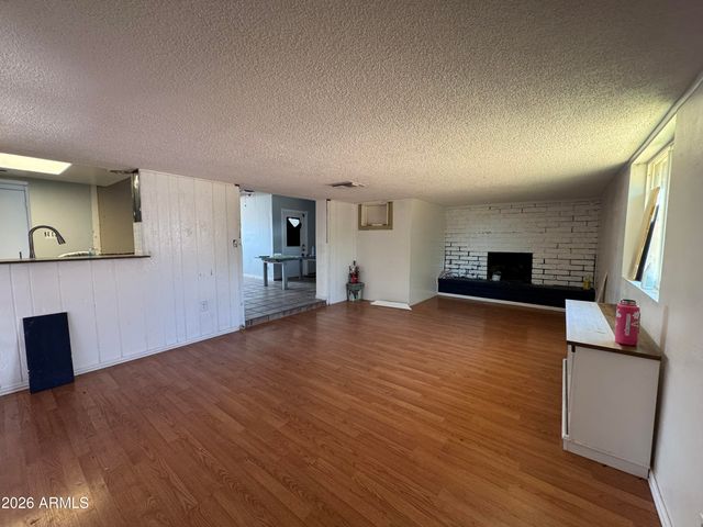 8428 W GLENROSA Avenue, Phoenix, AZ 85037