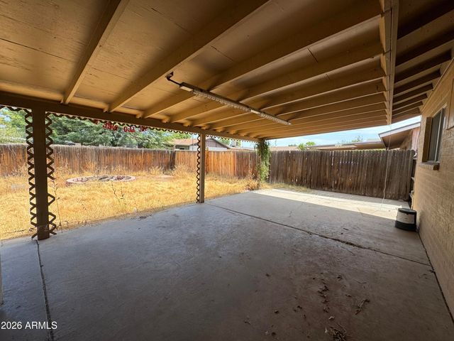 8428 W GLENROSA Avenue, Phoenix, AZ 85037