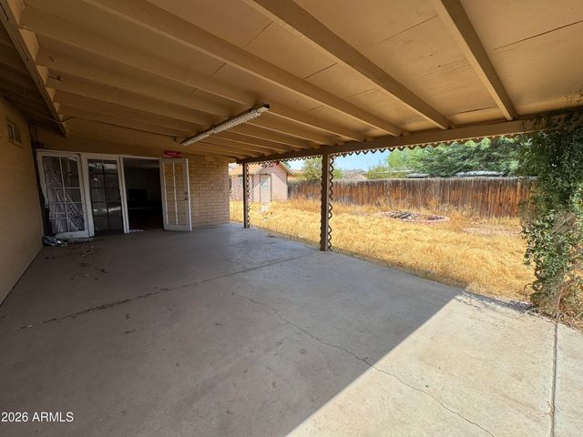 8428 W GLENROSA Avenue, Phoenix, AZ 85037