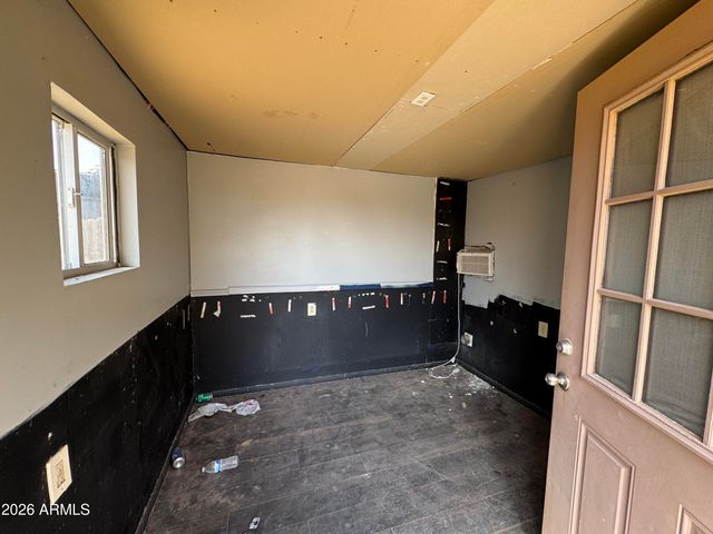 8428 W GLENROSA Avenue, Phoenix, AZ 85037