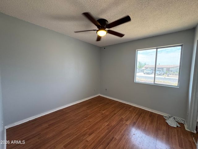 8428 W GLENROSA Avenue, Phoenix, AZ 85037