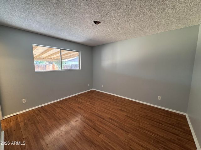 8428 W GLENROSA Avenue, Phoenix, AZ 85037