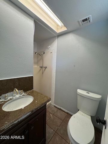 8428 W GLENROSA Avenue, Phoenix, AZ 85037