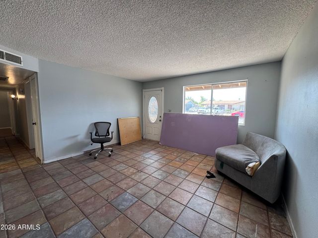 8428 W GLENROSA Avenue, Phoenix, AZ 85037